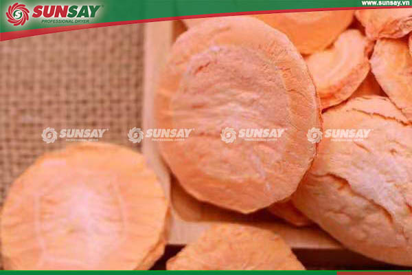 The color of carrots after sublimation drying is almost unchanged