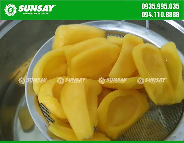 Jackfruit blanched briefly in boiling water to remove jackfruit sap