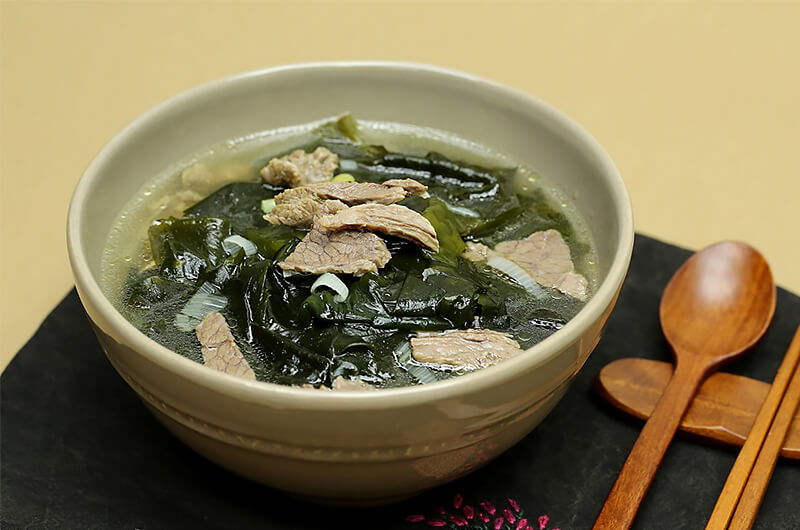 Dried kelp used to cook soup is very delicious