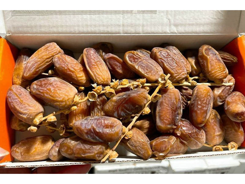 Dried dates are canned and sold for export to the market